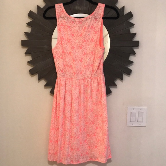 Coral fit and flare dress with lace detail - Picture 4 of 4